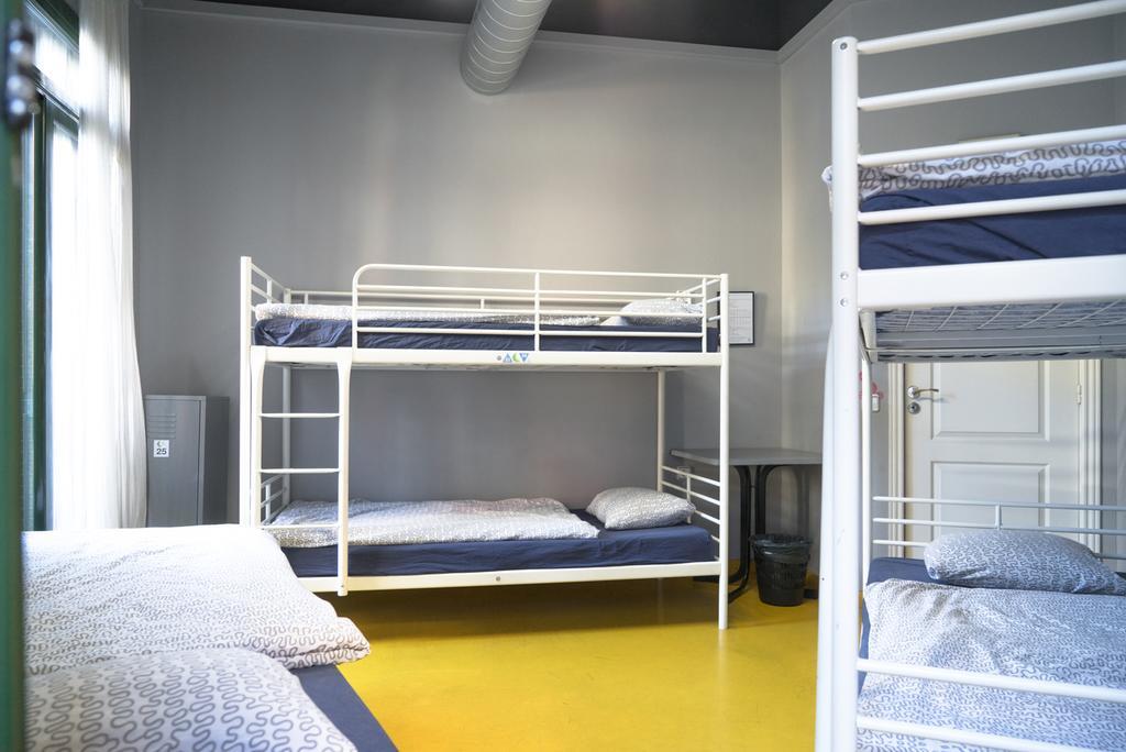 ברצלונה Sleep Green - Certified Eco Youth Hostel מראה חיצוני תמונה