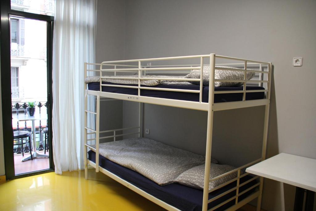 ברצלונה Sleep Green - Certified Eco Youth Hostel חדר תמונה