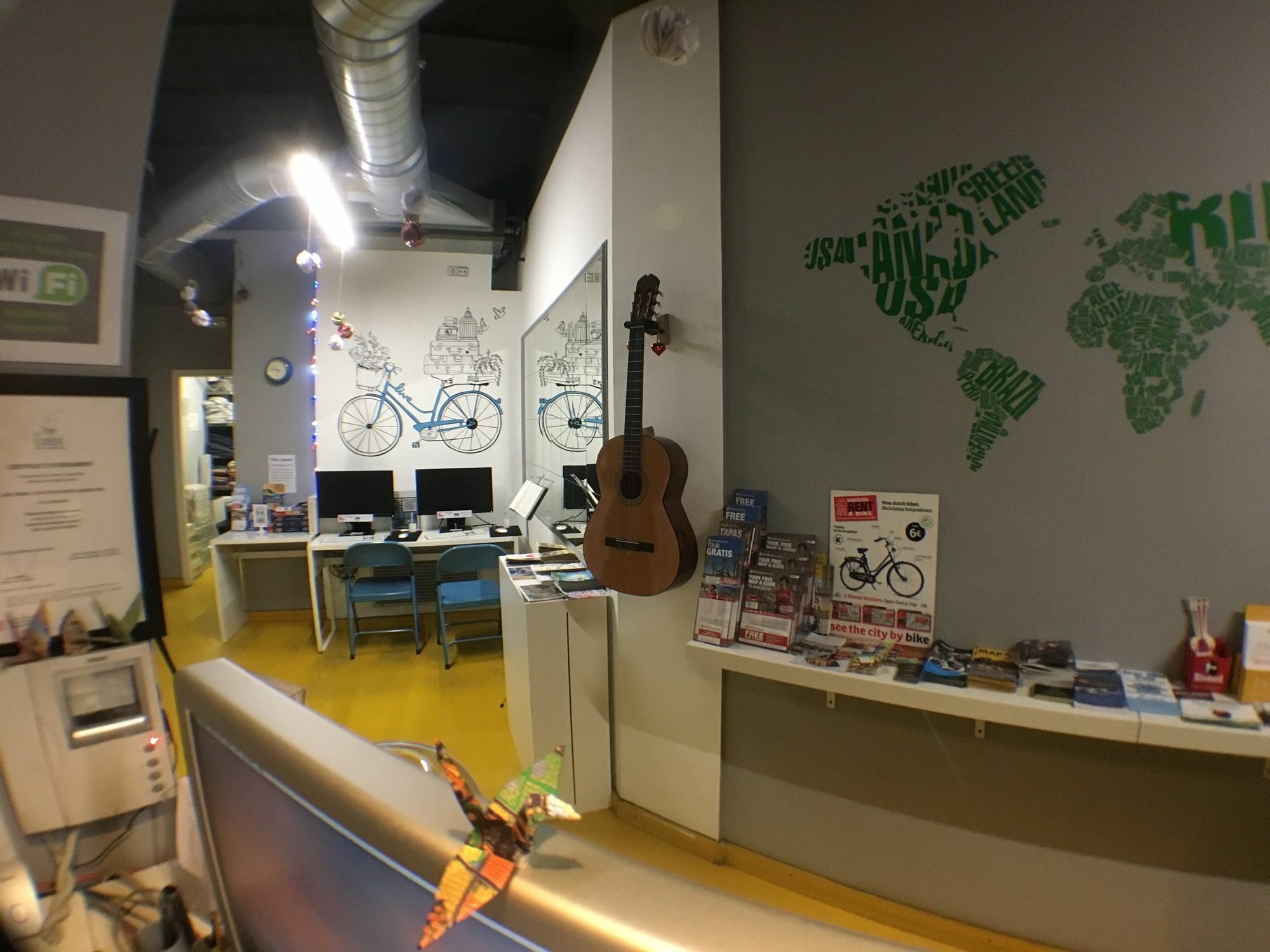 ברצלונה Sleep Green - Certified Eco Youth Hostel מראה חיצוני תמונה